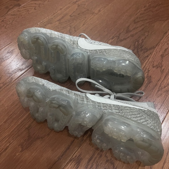 Nike vapormax grey running shoes women’s US 9 - Picture 3 of 4